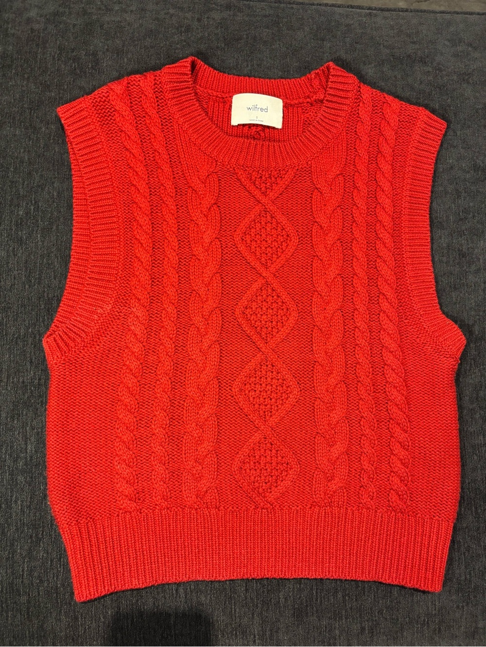 Wilfred Red Cable-Knit Sleeveless Round-neck Sweater Vest